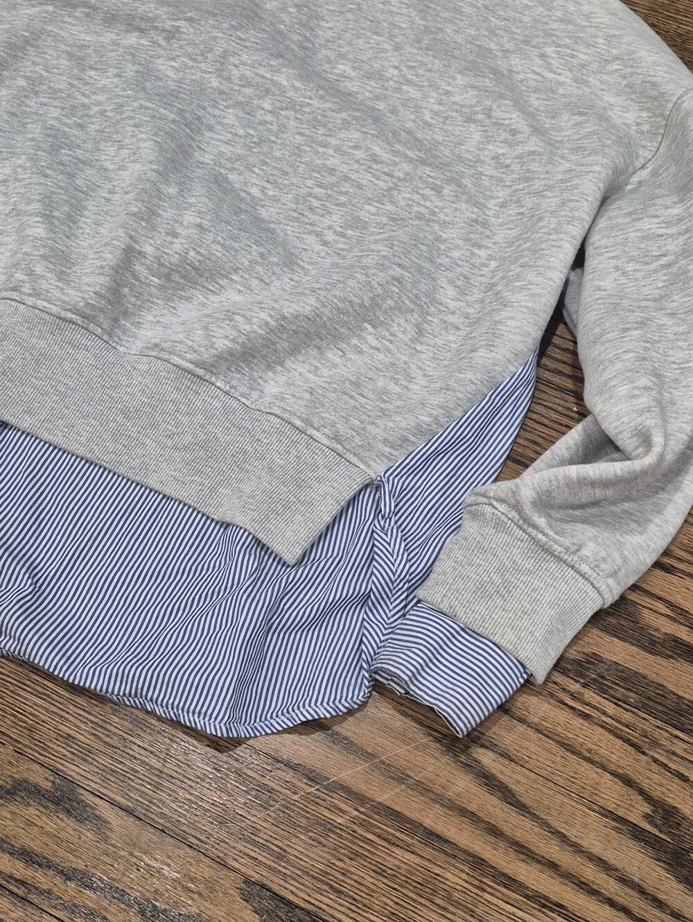 Forever 21+ Gray Layered Shirt Hem Sweatshirt Blue White Stripe Pullover Size 1X - Picture 2 of 9